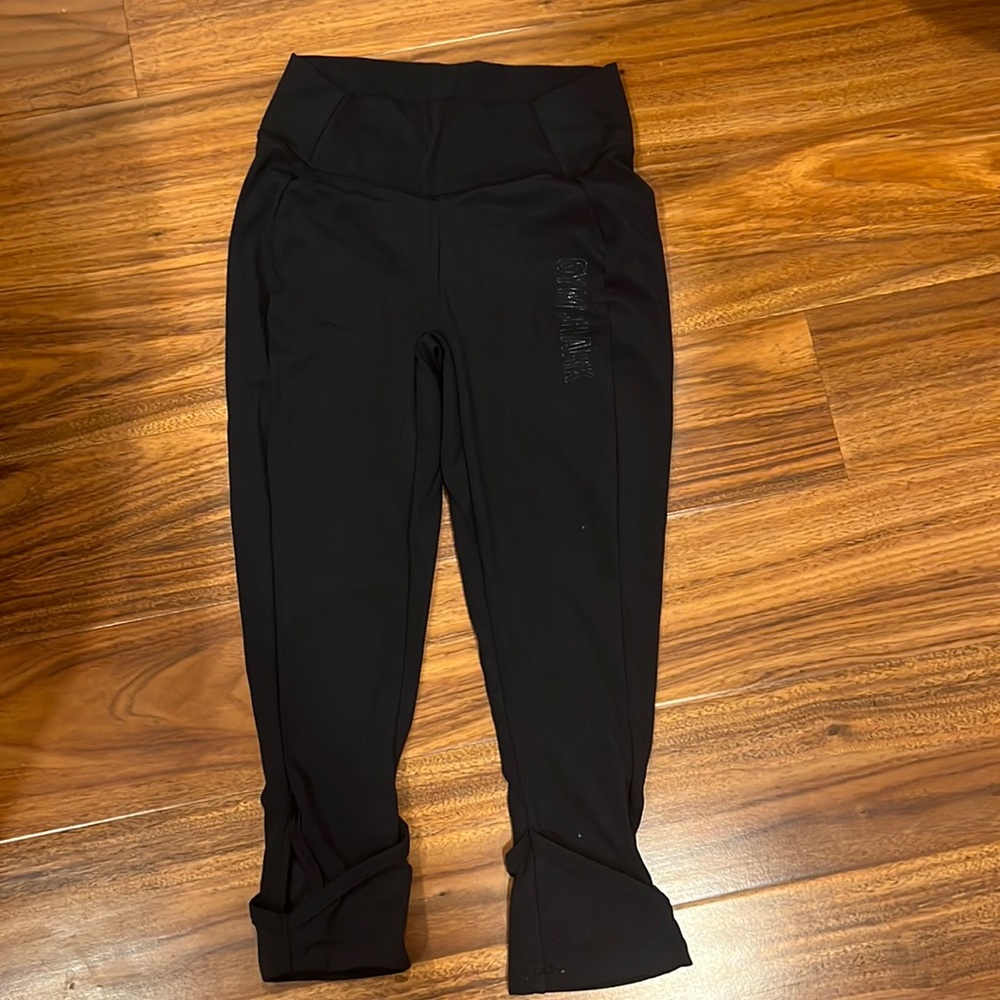Gymshark- NWOT Stretchy Capris Leggings